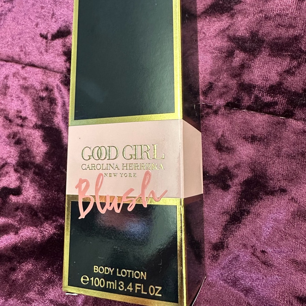 Carolina Herrera Good Girl Blush Lotion in Black and Gold